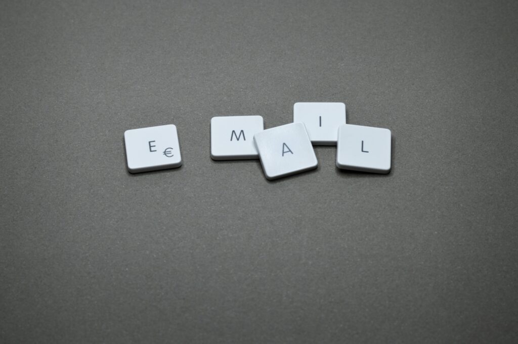 How to Email Your CV to Employers: Tips and Examples